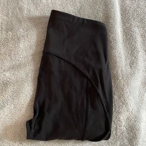 Lululemon + Barry’s collaboration leggings
